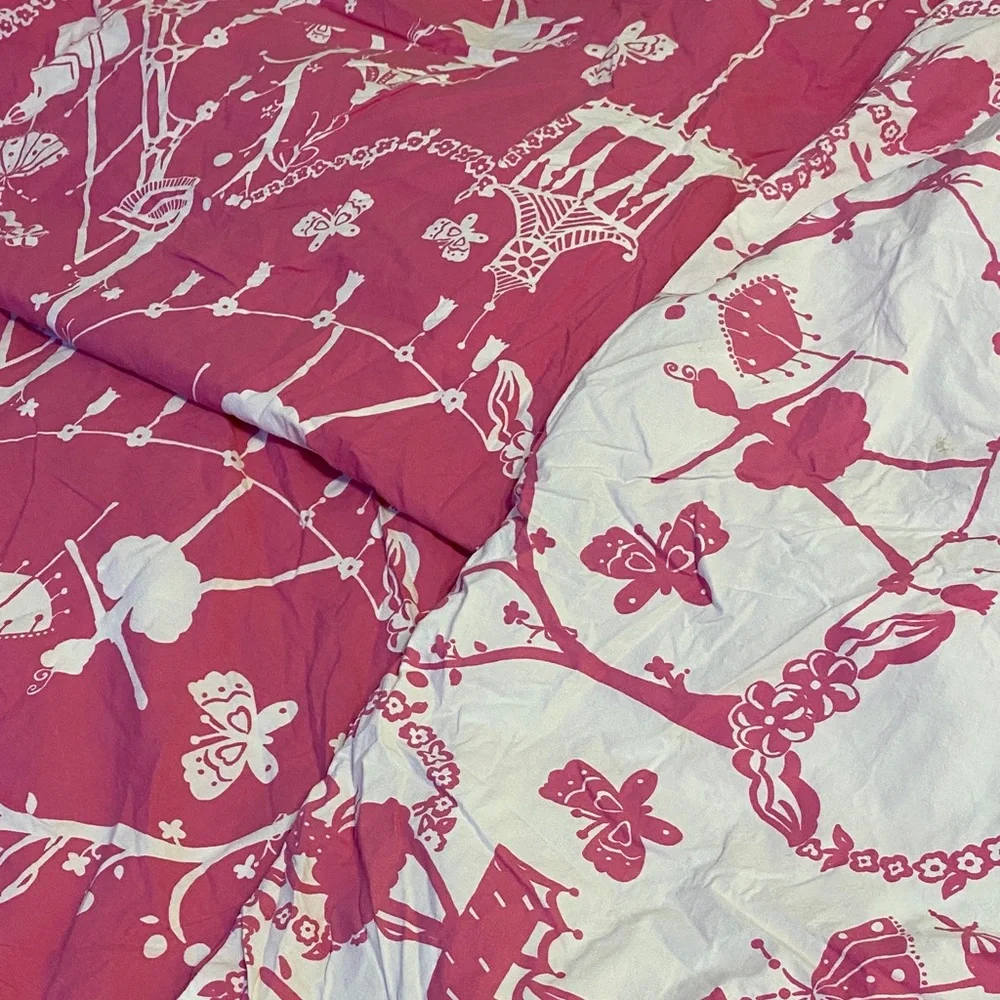 Pottery Barn Kids Pink and White Butterfly Pattern Duvet, no stains or holes.